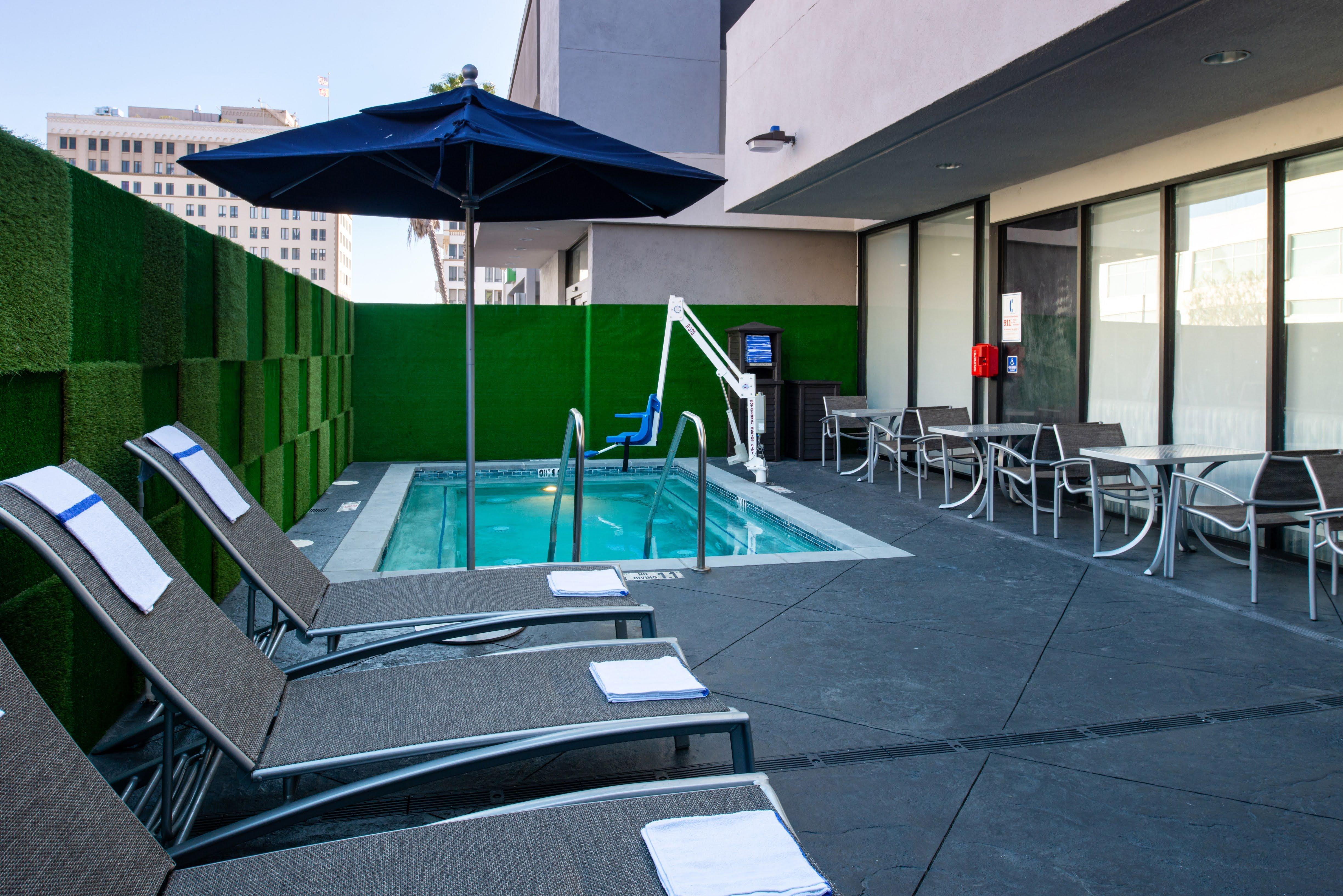 Holiday Inn Express Los Angeles Downtown West, An Ihg Hotel Exterior photo